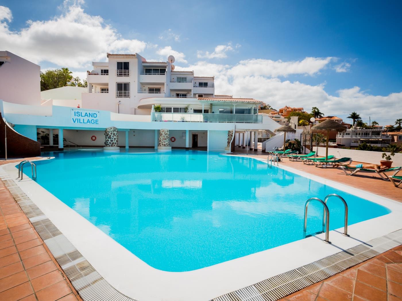 1 Island Moderno Apartamento con Wi fi y Piscina en Costa Adeje