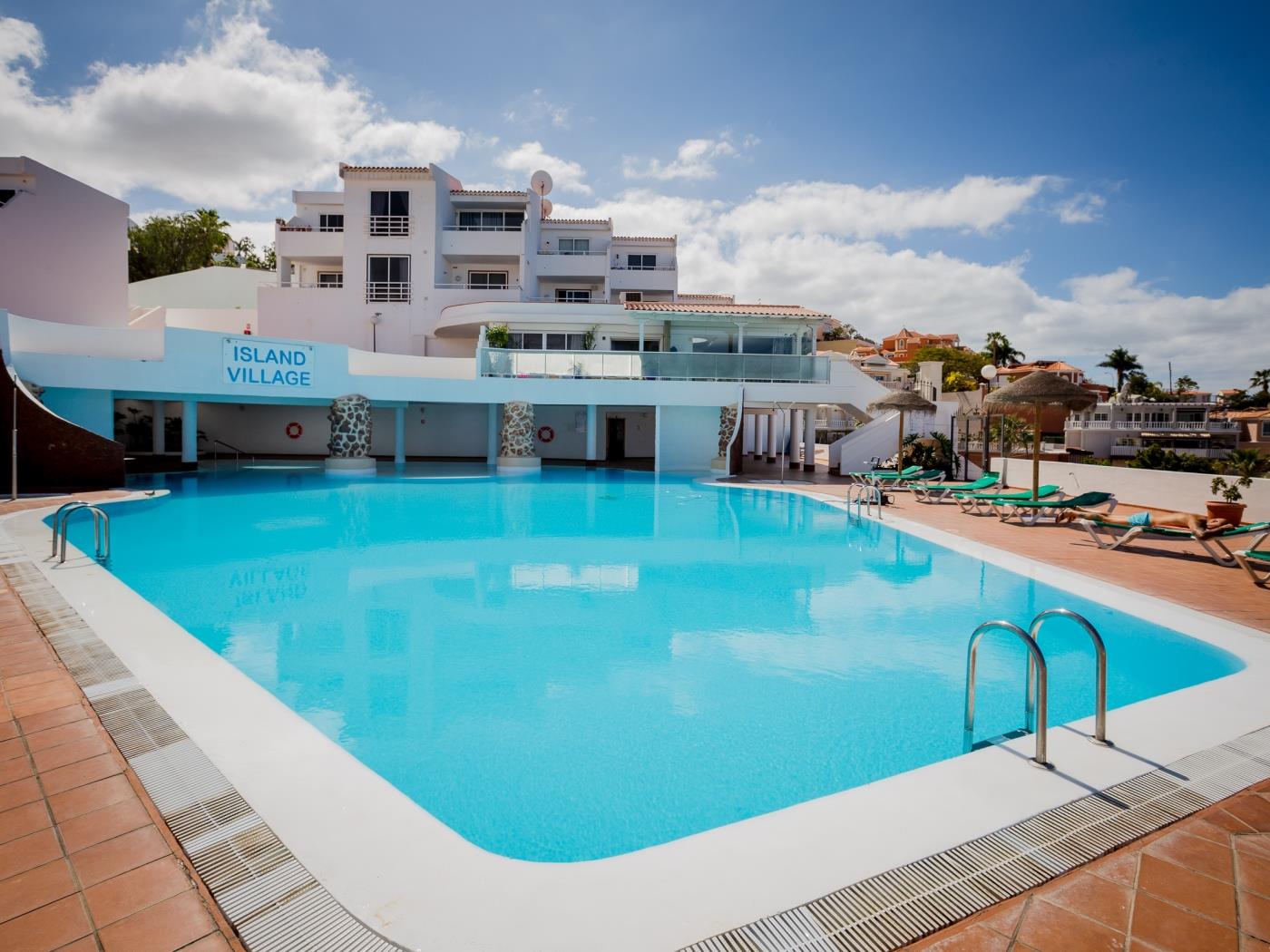 1 Island Moderno Apartamento con Wi fi y Piscina en Costa Adeje