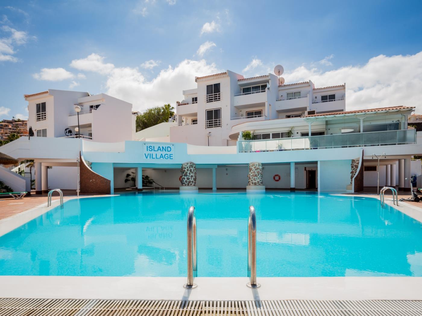 2 Island Moderno Apartamento con Wi fi y Piscina en Costa Adeje