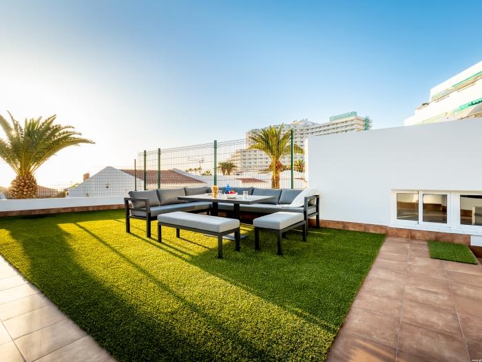 2B. Cozy Las Flores big Terrace with Pool