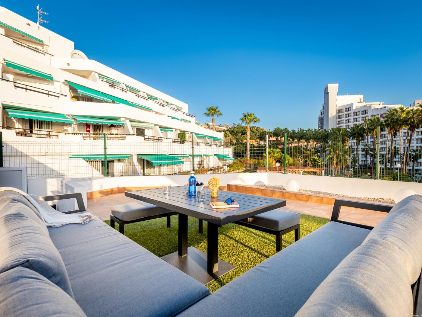 2B Acogedor Las Flores gran terraza con Piscina en Costa Adeje