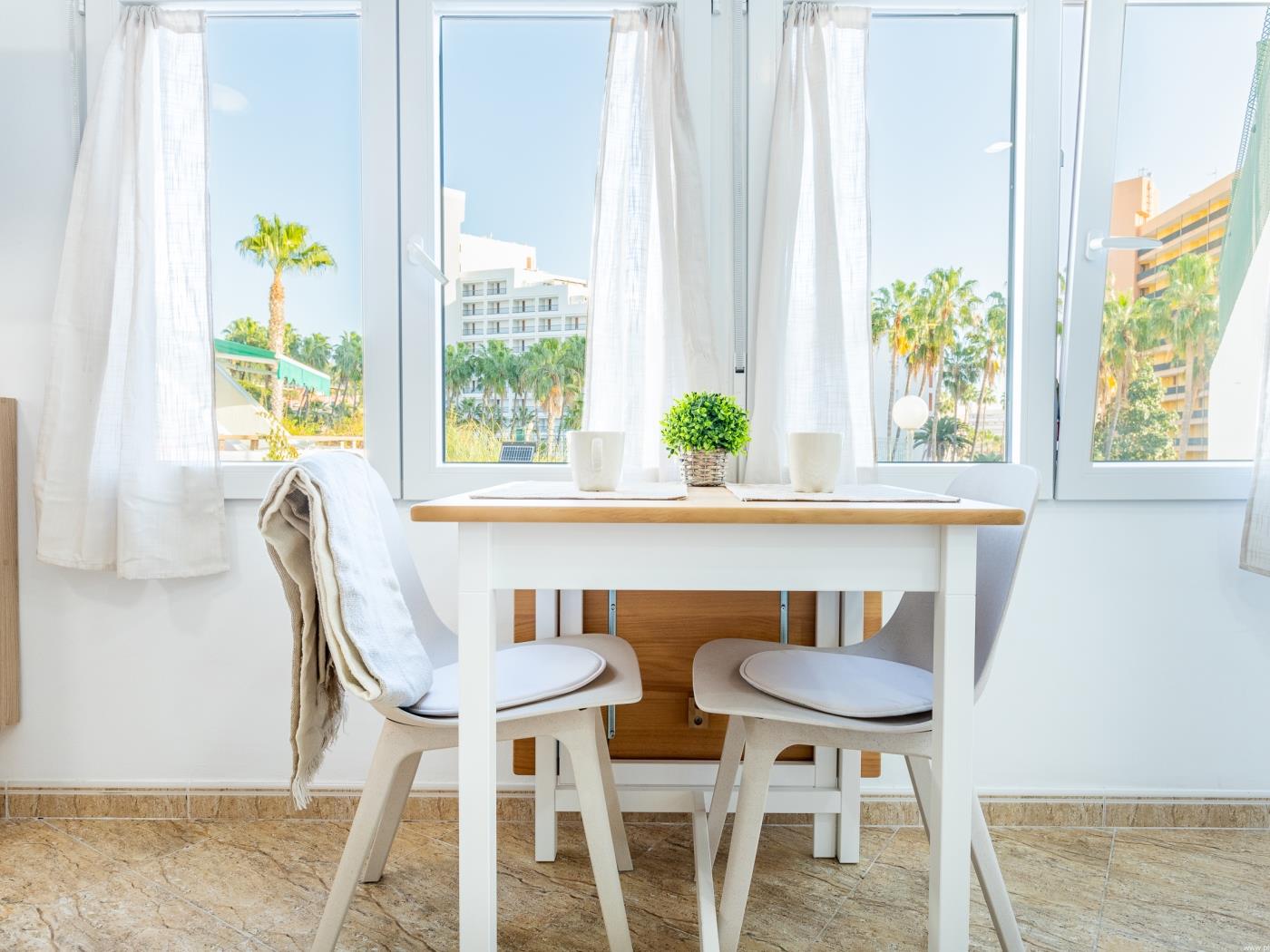 2B Acogedor Las Flores gran terraza con Piscina en Costa Adeje