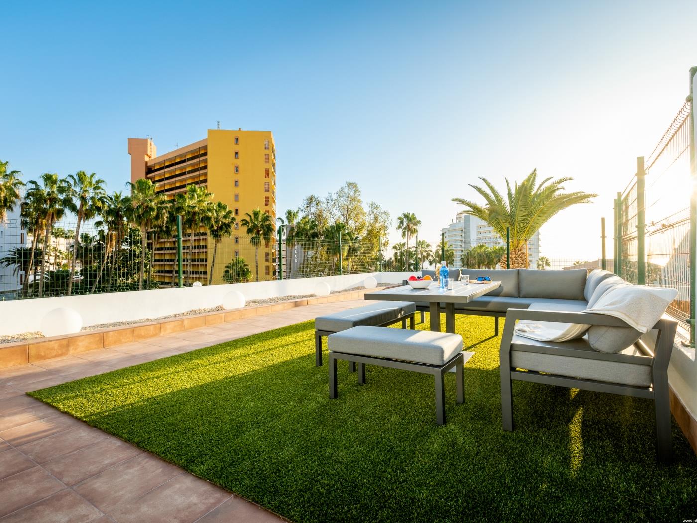 2B Acogedor Las Flores gran terraza con Piscina en Costa Adeje